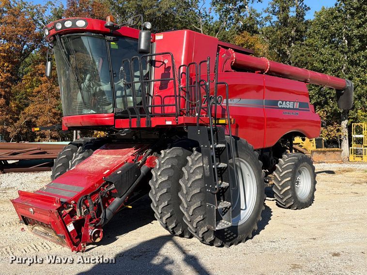 2012 CaseIH 7120 RWA combine - YA5666