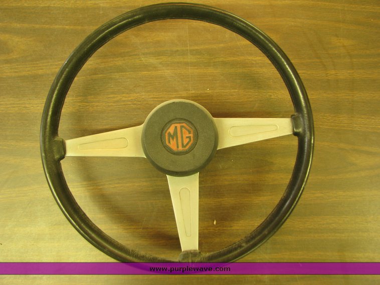 75-76 MG Steering wheel - 5022