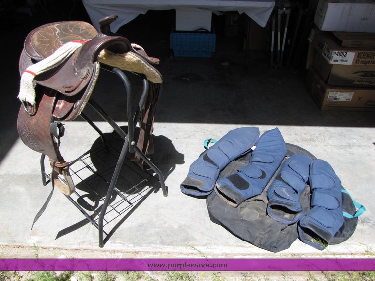 (1) western saddle - 2244