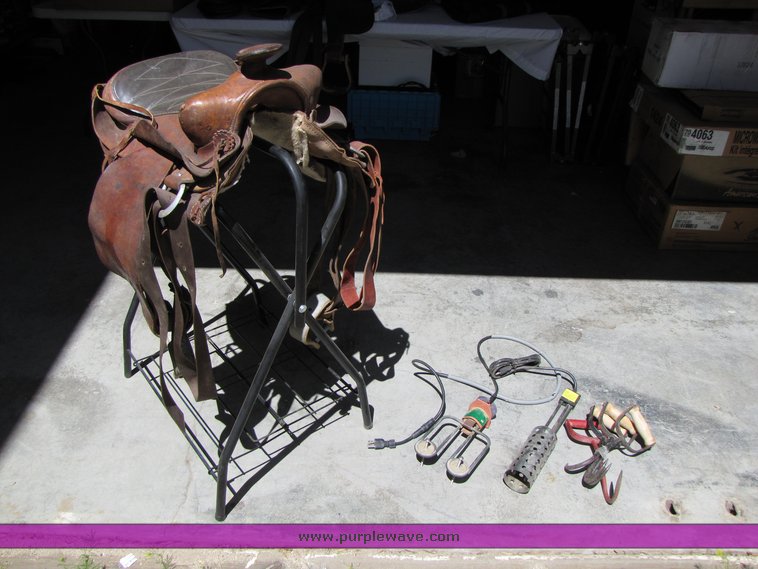 (1) western saddle - 2245